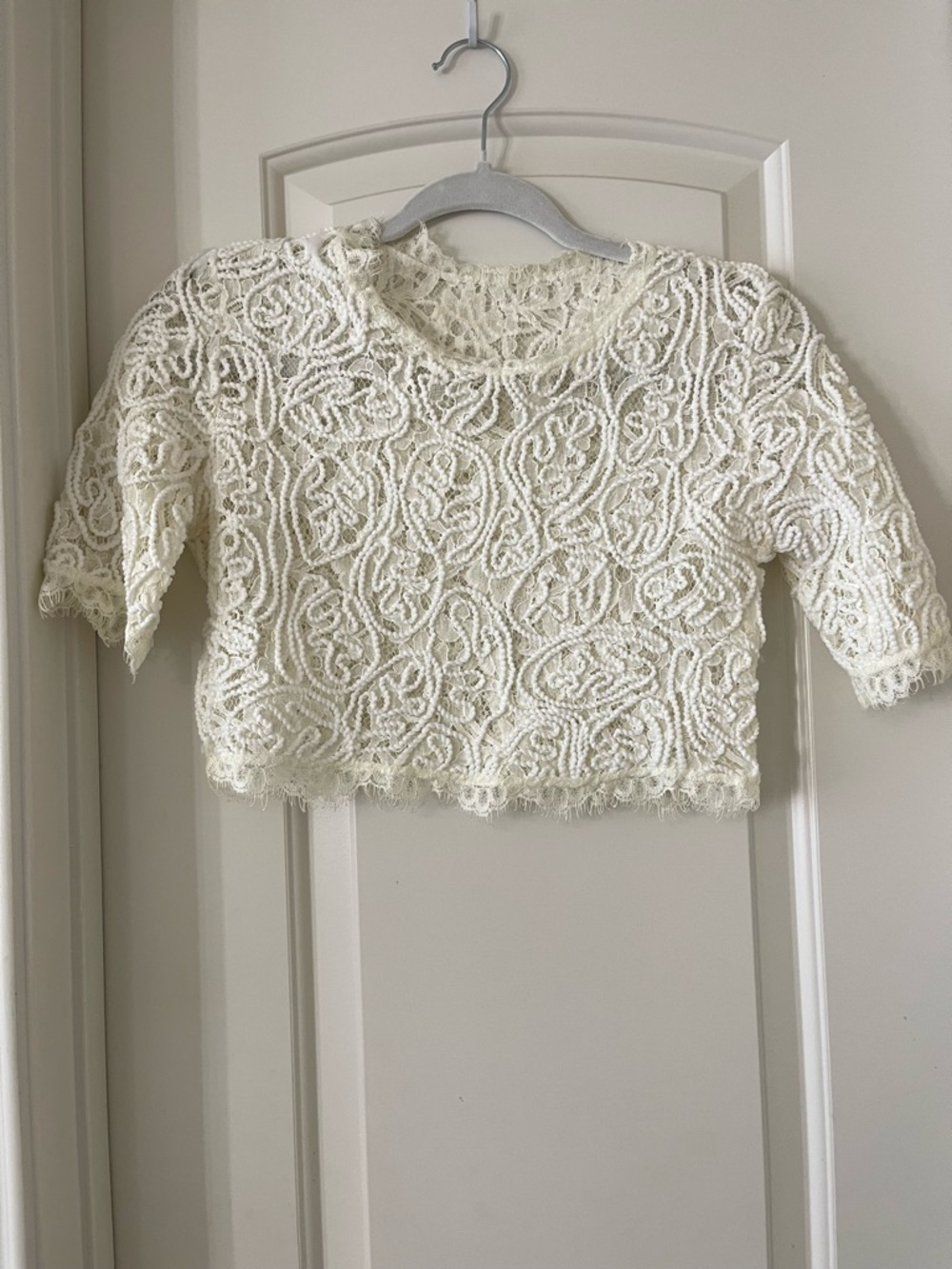 Cream Lace Cropped  Top